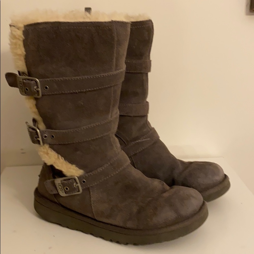 Used UGG Glasgow boot girls Sz 4